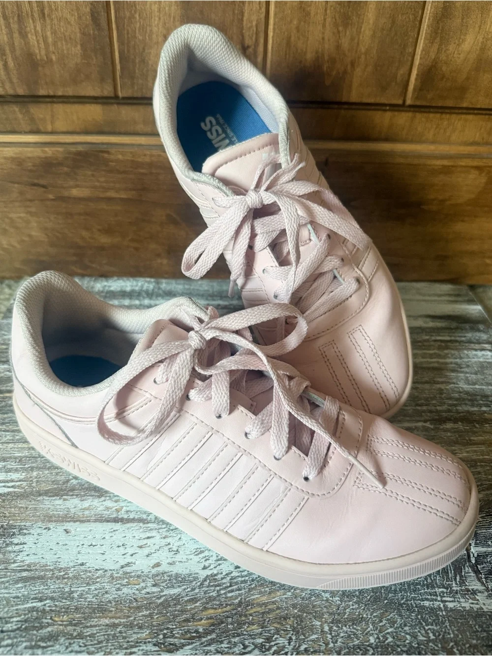 K SWISS COURT PINK TENNIS SHOES